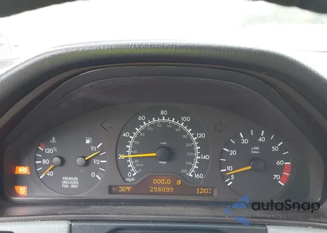 1998 Mercedes-Benz E 320 Awd из США, поврежденный, VIN WDBJH82F0WX010457